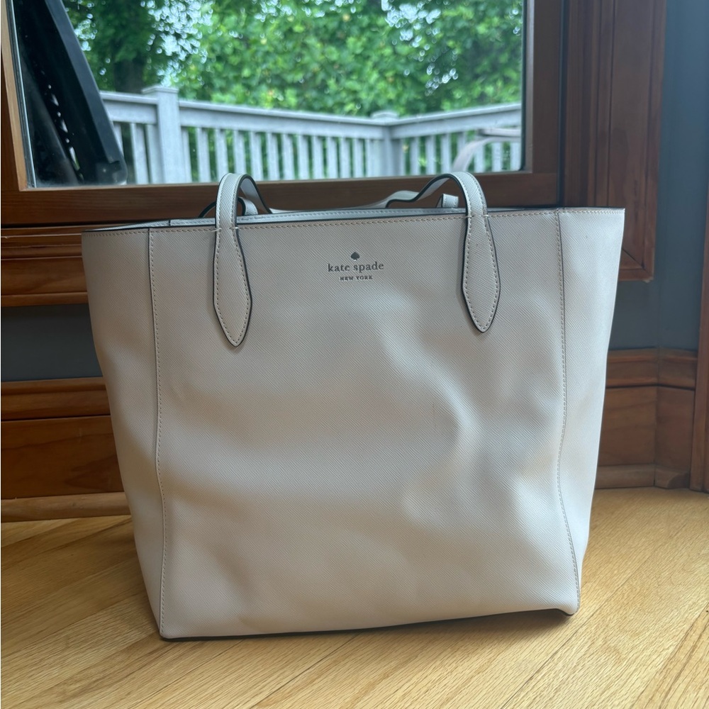 White Kate Spade Leather Purse